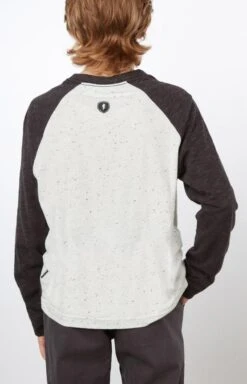 Gongshow Fully Armed Junior Long-Sleeve Tee -Hockey Equipage Store TF18 J703 04 555x 61b7ba95 3c16 4de5 b19a 842e36d422b0