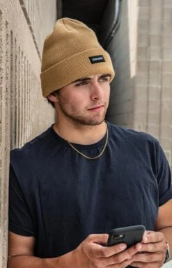 Gongshow Pre-Game Tan Toque -Hockey Equipage Store toqueslifestyle 4 555x d65bfb7d a5d7 4aee a093 93d6adce8ce8